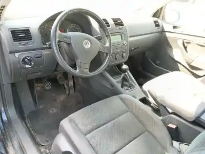 Veículo de Sucata volkswagen golf v (1k1) 1.9 tdi do ano 2005 alimentado bkc