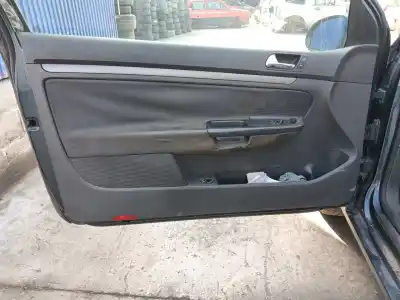 Veículo de Sucata volkswagen golf v (1k1) 1.9 tdi do ano 2005 alimentado bkc