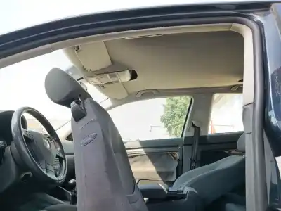 Veículo de Sucata volkswagen golf v (1k1) 1.9 tdi do ano 2005 alimentado bkc