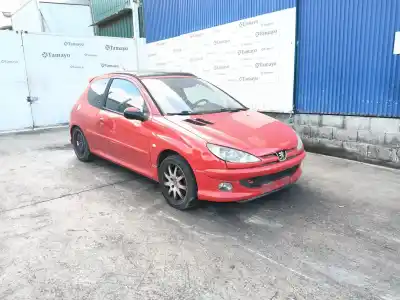 Veículo de Sucata PEUGEOT 206 FASTBACK (2A/C)  do ano 2004 alimentado KFU