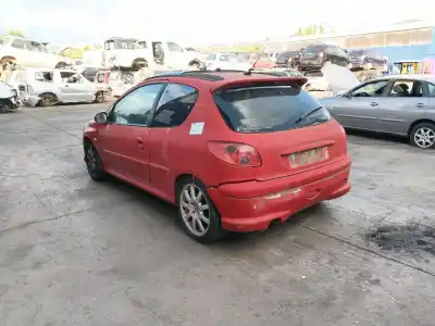 Véhicule à la ferraille peugeot 206 fastback (2a/c) 1.4 16v de l'année 2004 alimenté kfu