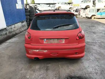 Véhicule à la ferraille peugeot 206 fastback (2a/c) 1.4 16v de l'année 2004 alimenté kfu