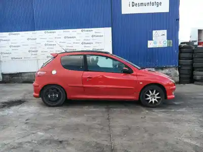 Véhicule à la ferraille peugeot 206 fastback (2a/c) 1.4 16v de l'année 2004 alimenté kfu