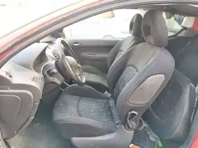 Véhicule à la ferraille peugeot 206 fastback (2a/c) 1.4 16v de l'année 2004 alimenté kfu