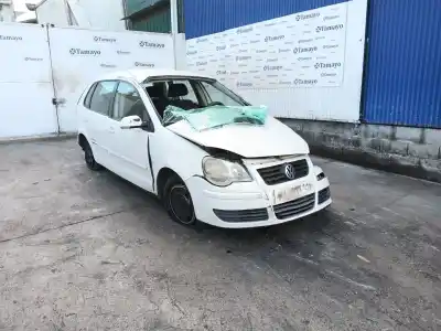 Veículo de Sucata VOLKSWAGEN POLO (9N_, 9A_)  do ano 2008 alimentado BUD