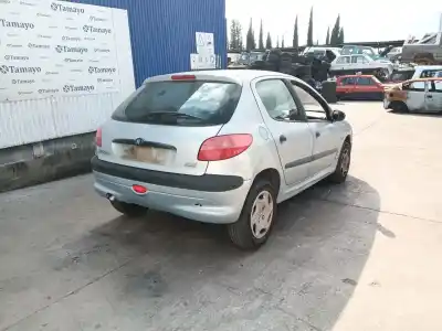 Veicolo di demolizione peugeot 206 fastback (2a/c) 1.6 16v dell'anno 2001 alimentato nfu