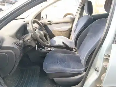 Veicolo di demolizione peugeot 206 fastback (2a/c) 1.6 16v dell'anno 2001 alimentato nfu