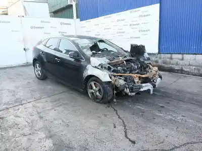 Veículo de Sucata VOLVO V40 FASTBACK (525) D3 do ano 2016 alimentado D4204T9