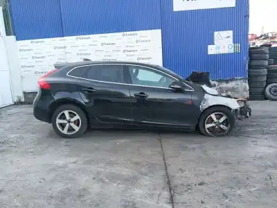 Veículo de Sucata volvo v40 fastback (525) d3 do ano 2016 alimentado d4204t9