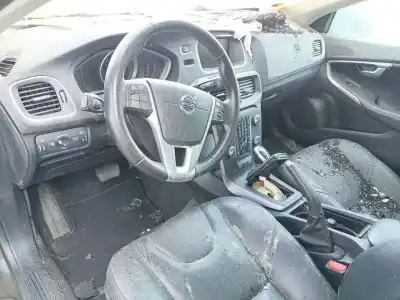 Veículo de Sucata volvo v40 fastback (525) d3 do ano 2016 alimentado d4204t9