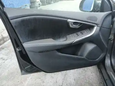 Veículo de Sucata volvo v40 fastback (525) d3 do ano 2016 alimentado d4204t9