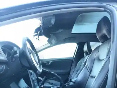 Veículo de Sucata volvo v40 fastback (525) d3 do ano 2016 alimentado d4204t9