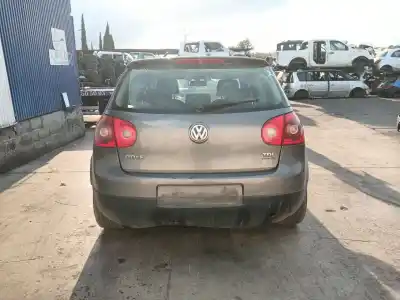 Veículo de Sucata volkswagen golf v (1k1) 1.9 tdi do ano 2005 alimentado bkc