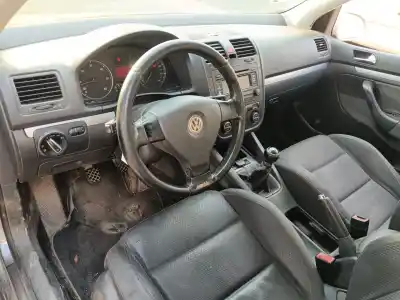 Veículo de Sucata volkswagen golf v (1k1) 1.9 tdi do ano 2005 alimentado bkc