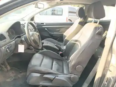 Veículo de Sucata volkswagen golf v (1k1) 1.9 tdi do ano 2005 alimentado bkc