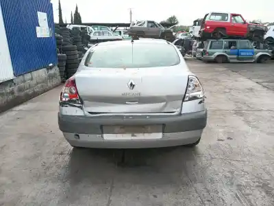 Sloopvoertuig renault megane ii sedán (lm0/1_) 1.6 van het jaar 2005 aangedreven k4m761