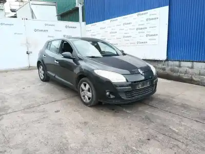 Véhicule à la ferraille RENAULT MEGANE III FASTBACK (BZ0/1_, B3_) 1.5 DCI (BZ09, BZ0D, BZ1W, BZ29, BZ14) de l'année 2011 alimenté K9K837