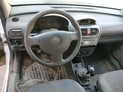 Veículo de Sucata opel combo tour 1.7 di 16v do ano 2003 alimentado y17dtl