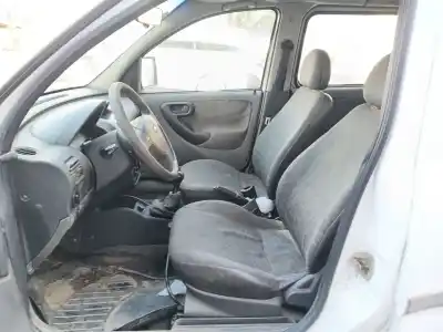 Veículo de Sucata opel combo tour 1.7 di 16v do ano 2003 alimentado y17dtl