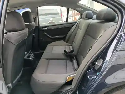 Sloopvoertuig bmw 3 (e46) 320 d van het jaar 2003 aangedreven 204d4