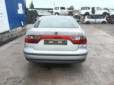 Veículo de Sucata seat toledo ii (1m2) 1.6 16v do ano 2001 alimentado aus