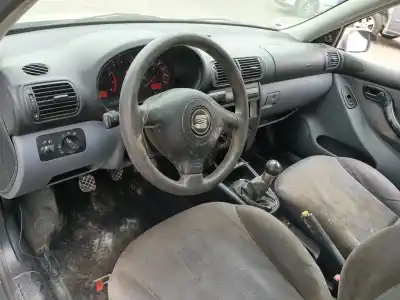 Veículo de Sucata seat toledo ii (1m2) 1.6 16v do ano 2001 alimentado aus