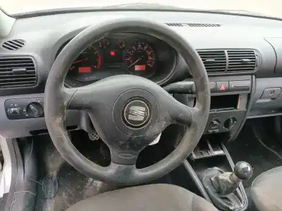 Veículo de Sucata seat toledo ii (1m2) 1.6 16v do ano 2001 alimentado aus