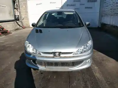 Véhicule à la ferraille peugeot 206 fastback (2a/c) 1.4 16v de l'année 2005 alimenté kfu