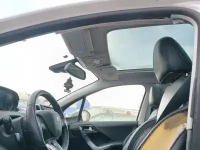 Veicolo di demolizione peugeot 208 i (ca_, cc_) 1.6 dell'anno 2012 alimentato 5fs