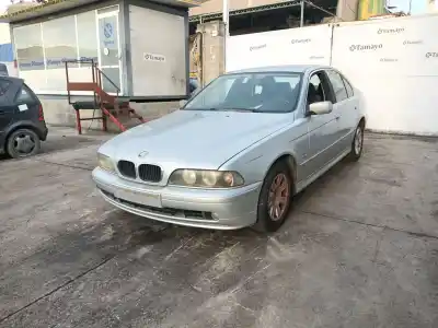 Scrapping Vehicle bmw 5 (e39) 520 i of the year 2001 powered 226s1