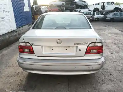 Scrapping Vehicle bmw 5 (e39) 520 i of the year 2001 powered 226s1
