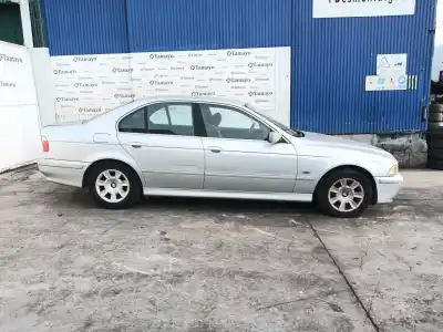 Scrapping Vehicle bmw 5 (e39) 520 i of the year 2001 powered 226s1