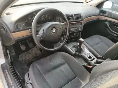 Scrapping Vehicle bmw 5 (e39) 520 i of the year 2001 powered 226s1