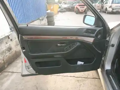 Scrapping Vehicle bmw 5 (e39) 520 i of the year 2001 powered 226s1