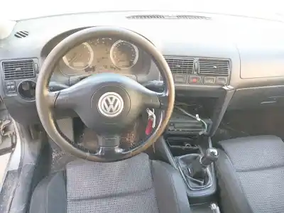 Veículo de Sucata volkswagen golf iv (1j1) 2.0 do ano 2003 alimentado bcb