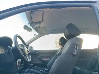 Veículo de Sucata volkswagen golf iv (1j1) 2.0 do ano 2003 alimentado bcb