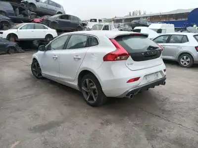Veículo de Sucata volvo v40 fastback (525) d3 do ano 2015 alimentado d4204t9