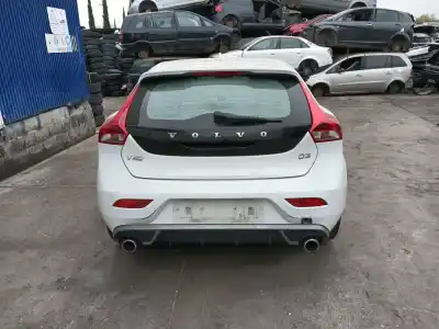 Veículo de Sucata volvo v40 fastback (525) d3 do ano 2015 alimentado d4204t9