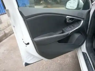 Veículo de Sucata volvo v40 fastback (525) d3 do ano 2015 alimentado d4204t9