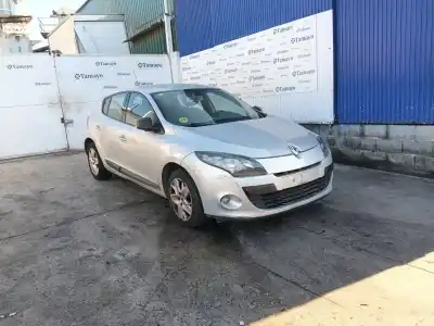 Véhicule à la ferraille RENAULT MEGANE III FASTBACK (BZ0/1_, B3_) 1.5 DCI (BZ09, BZ0D, BZ1W, BZ29, BZ14) de l'année 2012 alimenté K9K836