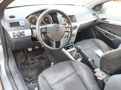 Veicolo di demolizione opel astra h gtc (a04) 1.8 (l08) dell'anno 2005 alimentato z18xer