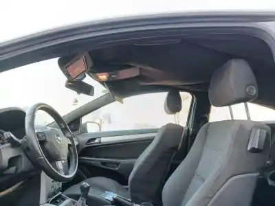 Veicolo di demolizione opel astra h gtc (a04) 1.8 (l08) dell'anno 2005 alimentato z18xer