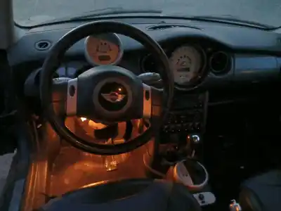 Veicolo di demolizione mini mini (r50, r53) cooper dell'anno 2002 alimentato w10b16a