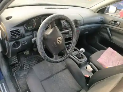 Scrapping Vehicle volkswagen passat b5.5 (3b3) 1.6 of the year 2002 powered alz