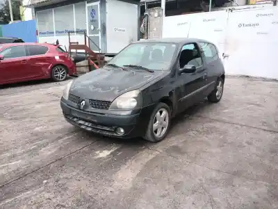 Veicolo di demolizione renault clio ii (bb_, cb_) 1.5 dci (b/cb08) dell'anno 2003 alimentato k9k702