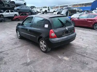 Veicolo di demolizione renault clio ii (bb_, cb_) 1.5 dci (b/cb08) dell'anno 2003 alimentato k9k702