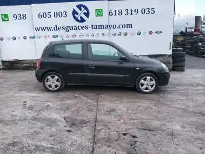 Veicolo di demolizione renault clio ii (bb_, cb_) 1.5 dci (b/cb08) dell'anno 2003 alimentato k9k702
