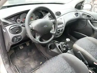 Veicolo di demolizione ford focus i (daw, dbw) 1.8 turbo di / tddi dell'anno 2000 alimentato c9db