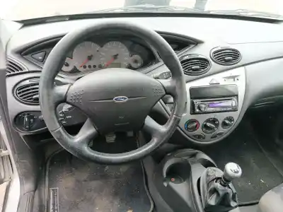 Veicolo di demolizione ford focus i (daw, dbw) 1.8 turbo di / tddi dell'anno 2000 alimentato c9db