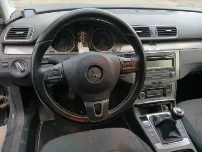 Veículo de Sucata volkswagen passat b7 variant (365) 2.0 tdi do ano 2011 alimentado cffb
